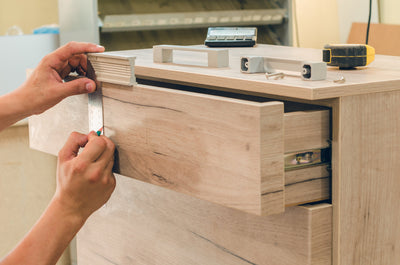 Kleiderschrank selbst nachhaltig bauen: Anleitung und Tipps