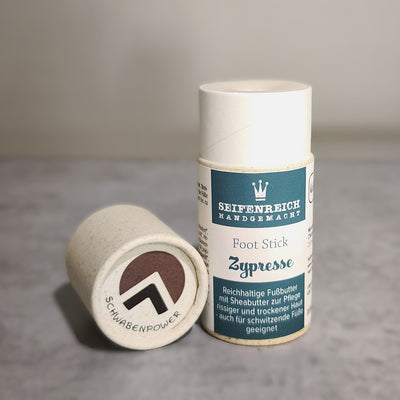 Fußbutter, 47g Fußbutter Stift, natürliche Inhaltsstoffe, Pflege von rissiger trockener Haut, für kalte Füße, runder Graskarton, albgemacht