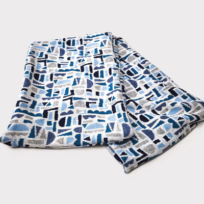 warmer Rundschal Eiszauber, Bio-Baumwolle, geometrische Muster, Blau- und Grautöne